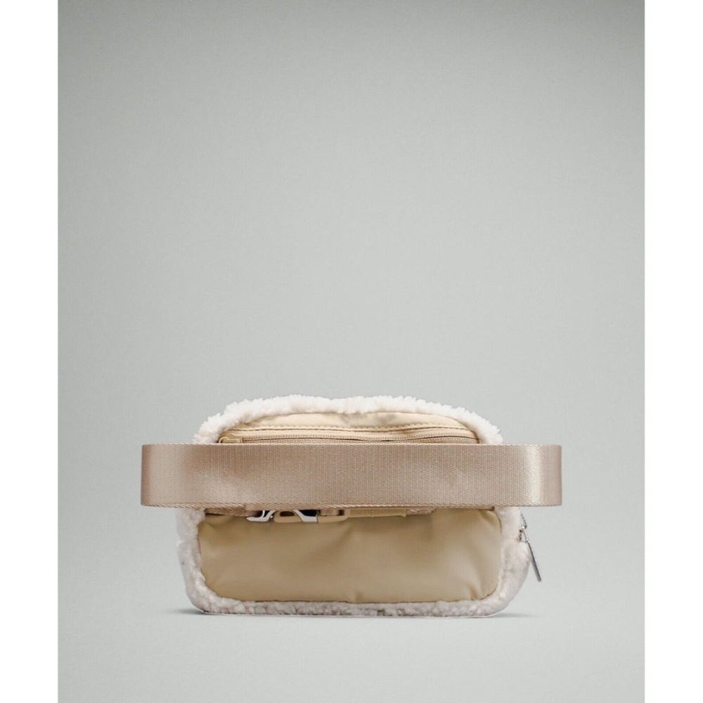 Lululemon Sherpa belt bag sold out